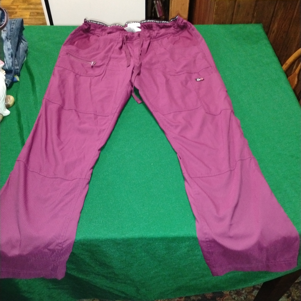 Koi Lite Burgundy Scrubs Size Medium